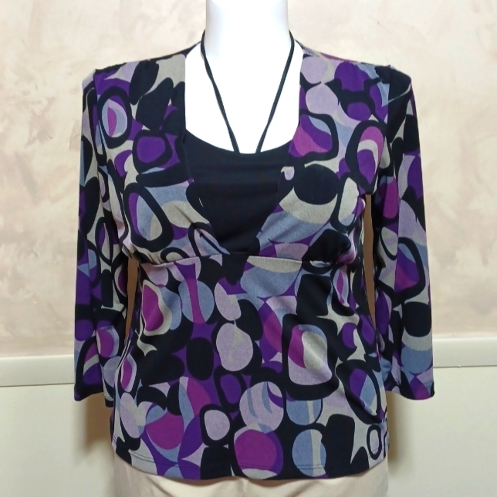 BRIGGS NEW YORK WOMENS TOP SIZE L IN A BEAUTIFUL PURPLE AND BLACK